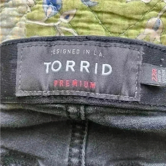 Torrid Sky High Skinny Premium Stretch Distressed High-Rise Jean Faded Black - Picture 7 of 9